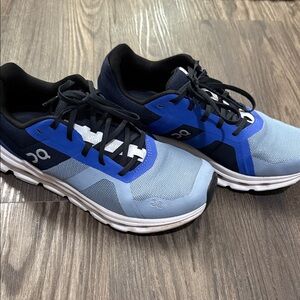 On Running women’s  Blue Gradient Running Shoes